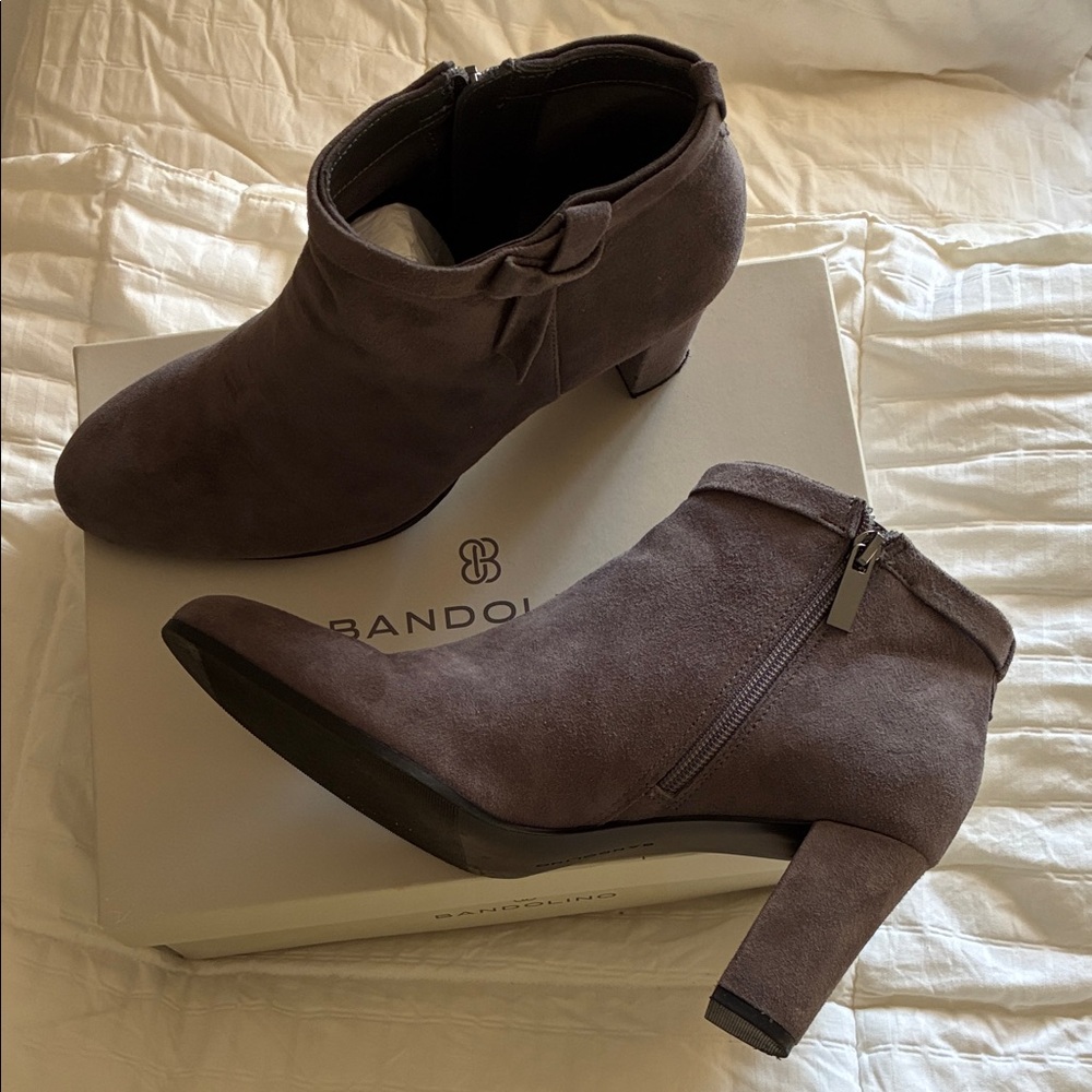 Bandolino Women's Gray Ankle Booties